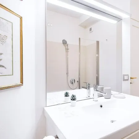 Easylife - Elegance A Few Steps From Citylife Next To M2 Pagano *