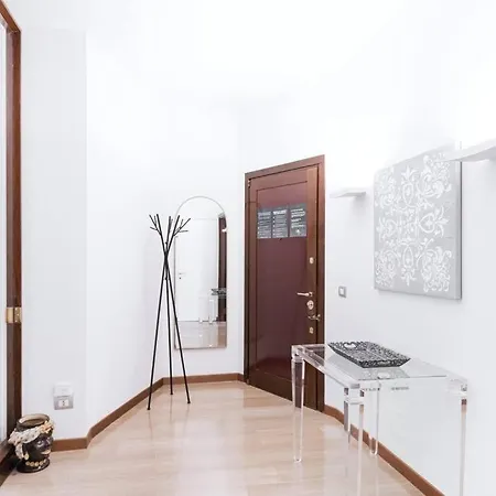 Easylife - Elegance A Few Steps From Citylife Next To M2 Pagano Apartment